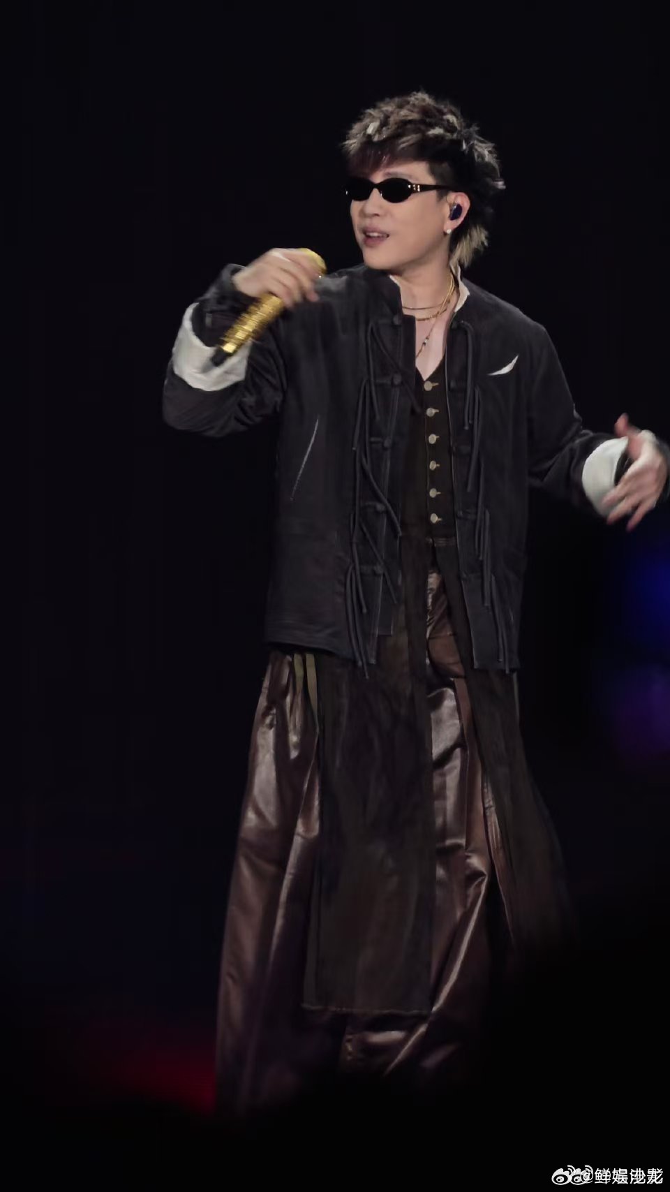 歌手直播李玖哲 音准歌手2026本次和胡彦斌合作《偏爱》直播舞台，背负不少演唱压