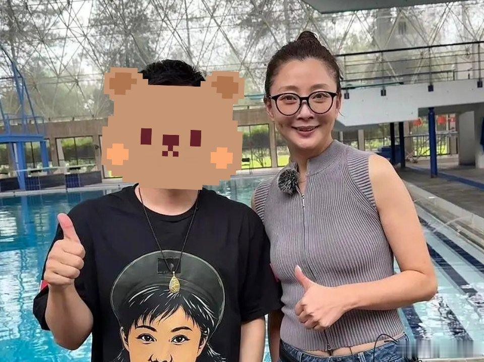 花少8全员纯素颜路透，听说要去跳水，所以全员素颜，这状态如何？吴君如 殷桃 林依