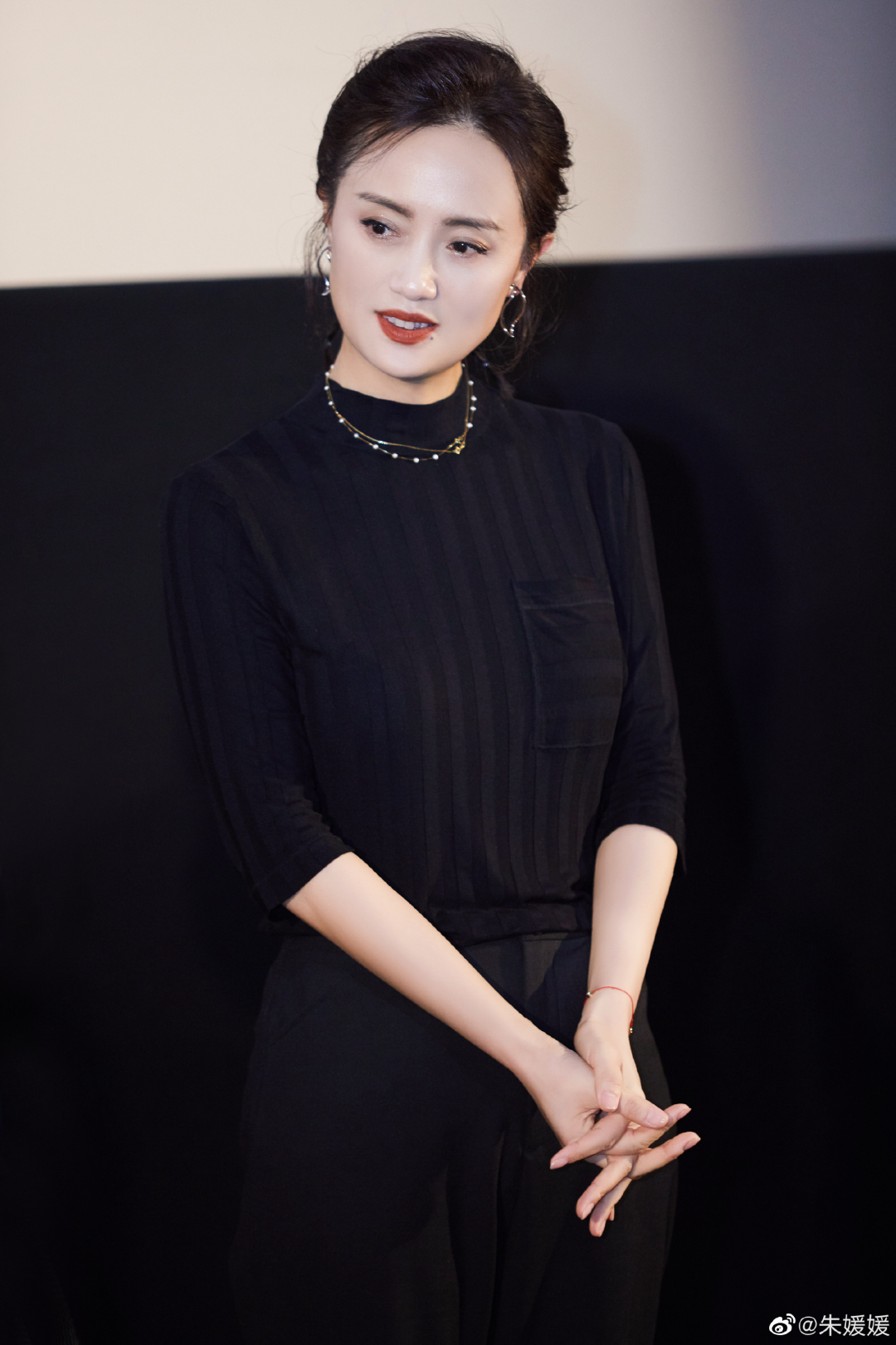 #媒体评朱媛媛以低调感召观众#【评论丨“用生命演戏”的朱媛媛，一个演员感召观众的