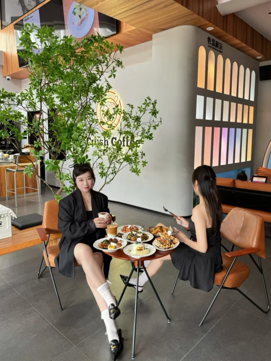 柳州新开的。。适合秋天约会的漂亮餐厅🍴