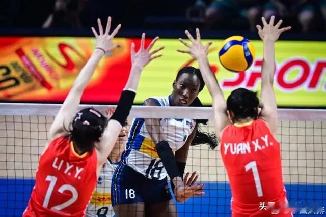 预测中国女排在香港站成绩：
1.中国女排VS保加利亚  3-0
2.中国女排Vs