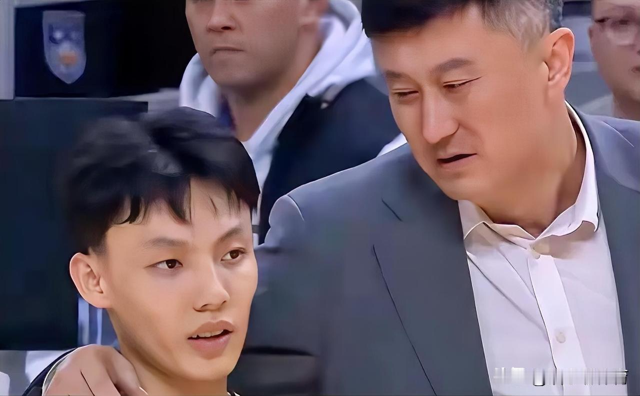 如果下赛季杜峰继续执教广东队，得不到核心地位的徐杰，加盟深圳队或许更好。
27岁
