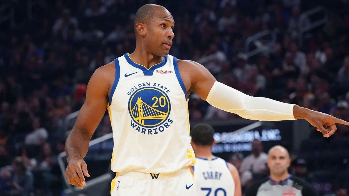 霍福德表示，他仍在处理坐骨神经痛的问题，现在感觉好多了，但可能还需要一周时间才能