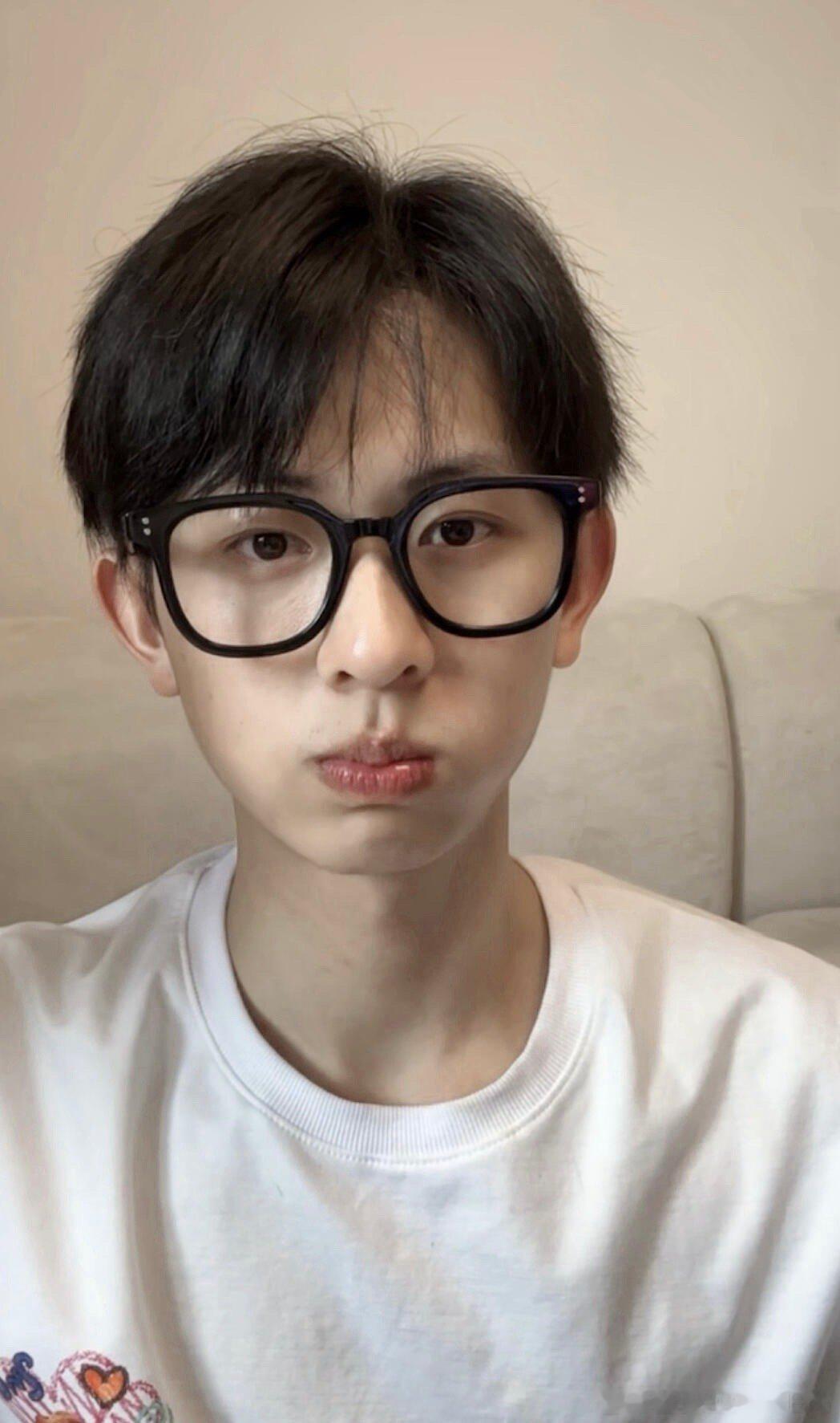 鎏光盛典真是一个好强大的阵容，俊男靓女一组简直不要太养眼！期待值拉满了～ 