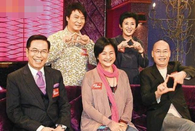 #郑佩佩曾被亦舒横刀夺爱##亦舒曾插足郑佩佩恋情# 郑佩佩曾被好闺蜜亦舒横刀夺爱