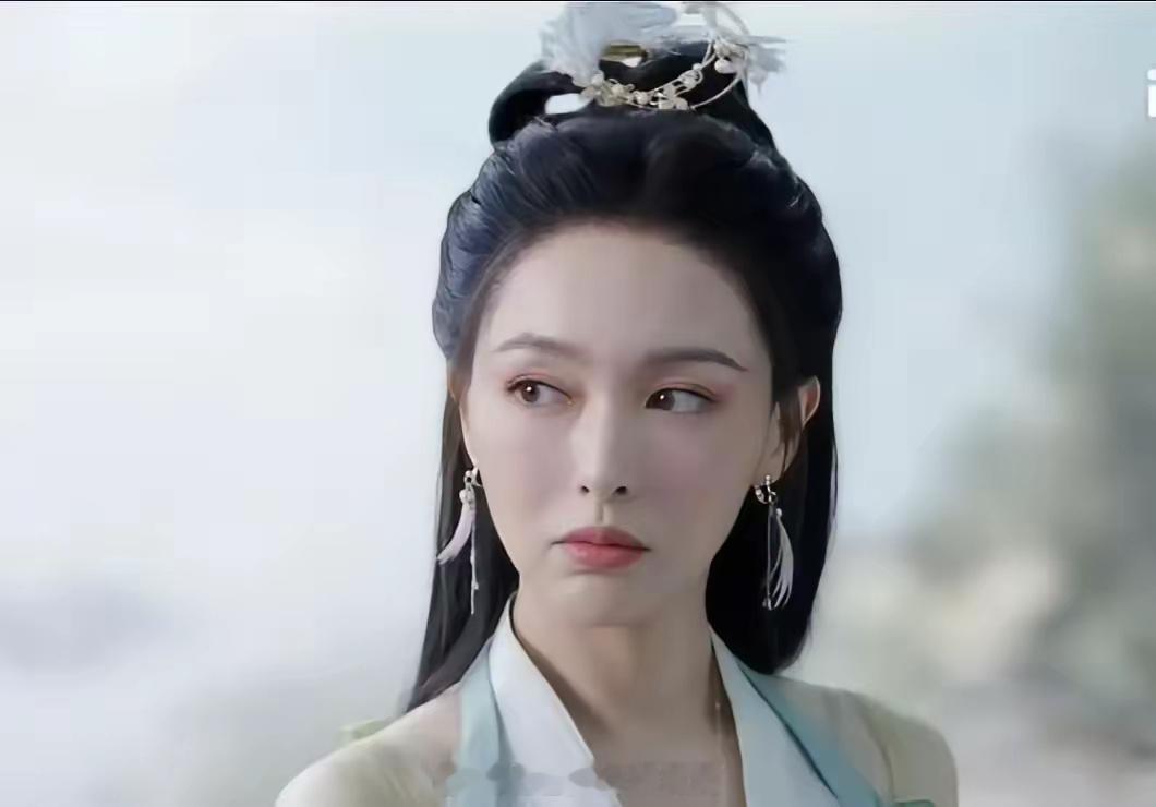 为什么大家只嘲笑念无双是中年古偶，而不嘲笑与凤行呢？ 