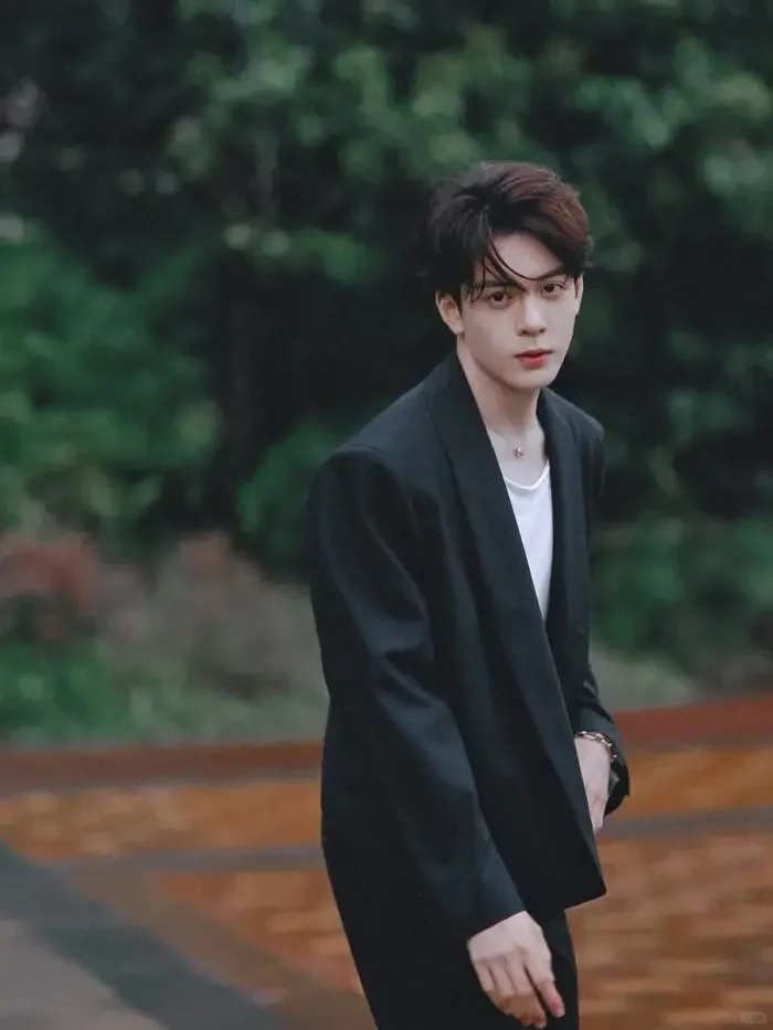 宝藏作者｜君约