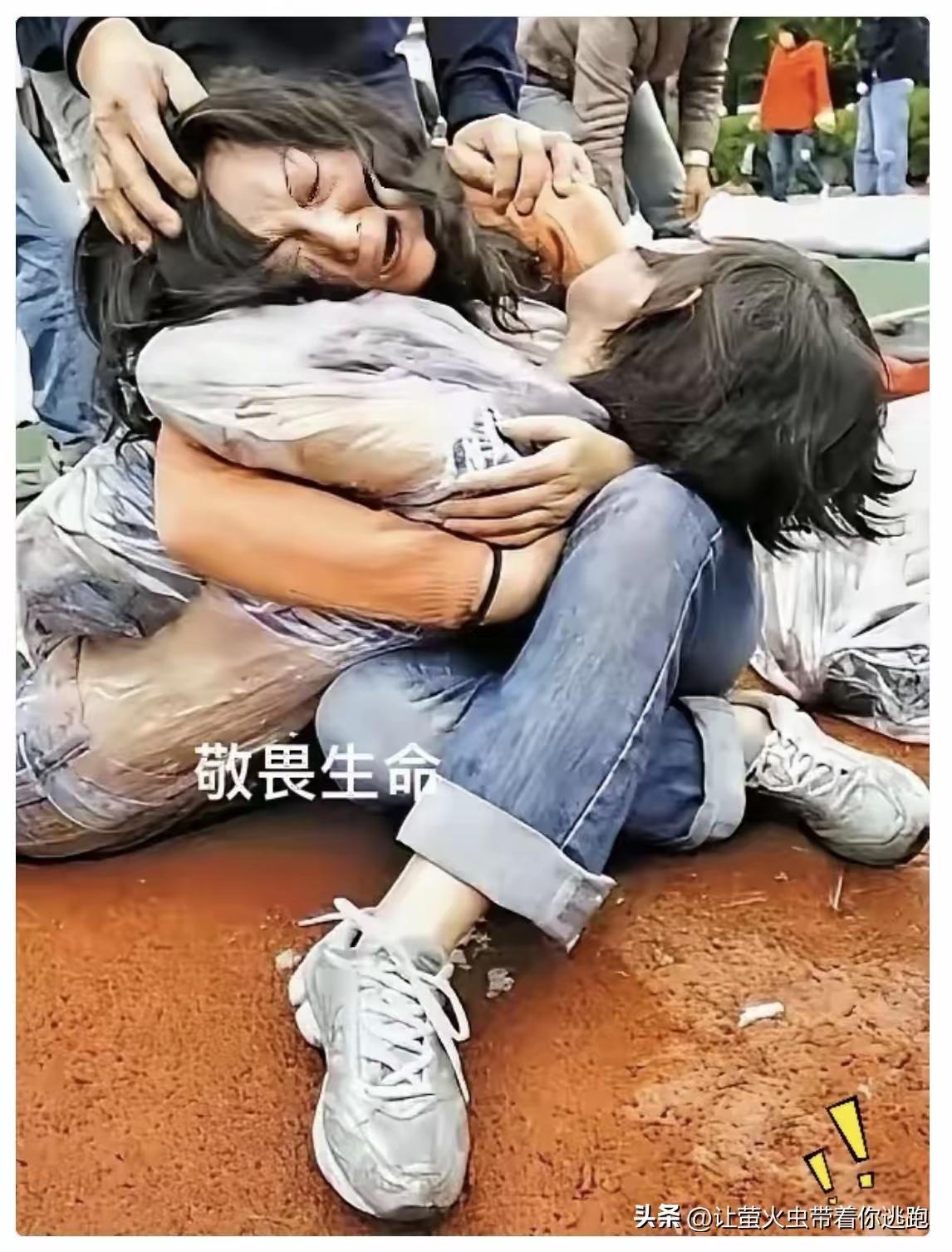 满心欢喜盼来高考落幕，一场聚会却酿成无法挽回的悲剧，实在让人揪心。一名刚成年的小