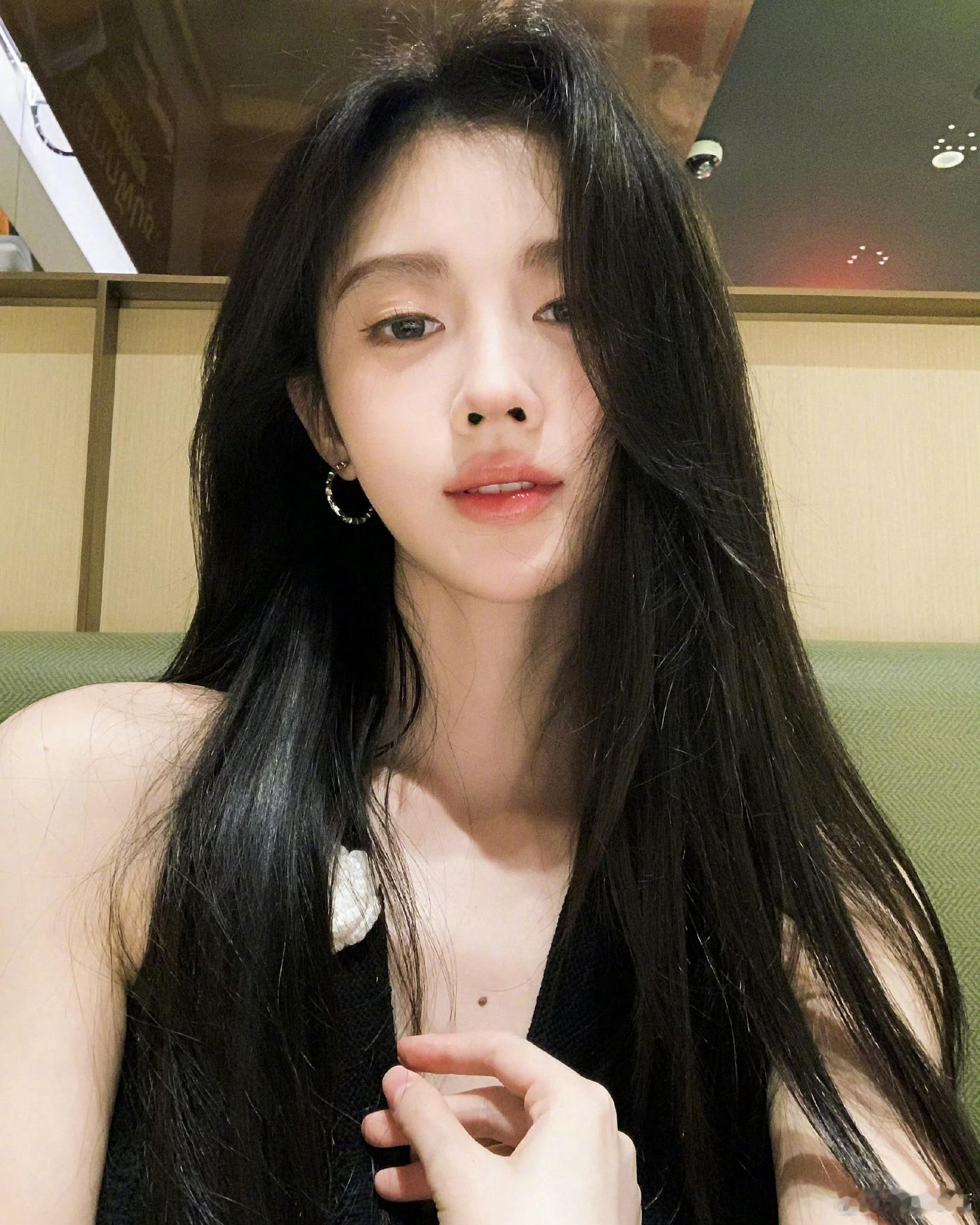 鞠婧祎万花世界 jjy鞠婧祎苏绿夏 "从晨光熹微到红霞漫卷 爱意从未落幕" 𝐅