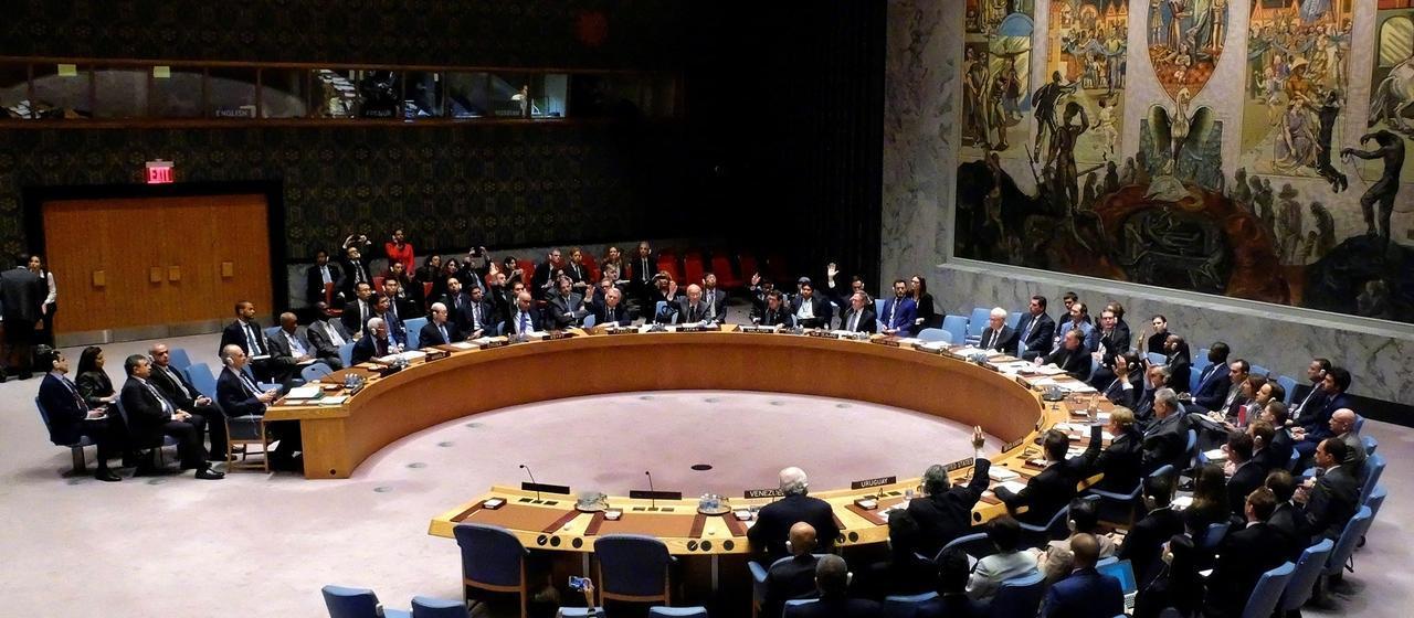 联合国安理会成员国以最强烈措辞，谴责胡塞武装持续实施的非法拘押行为，要求立即释放