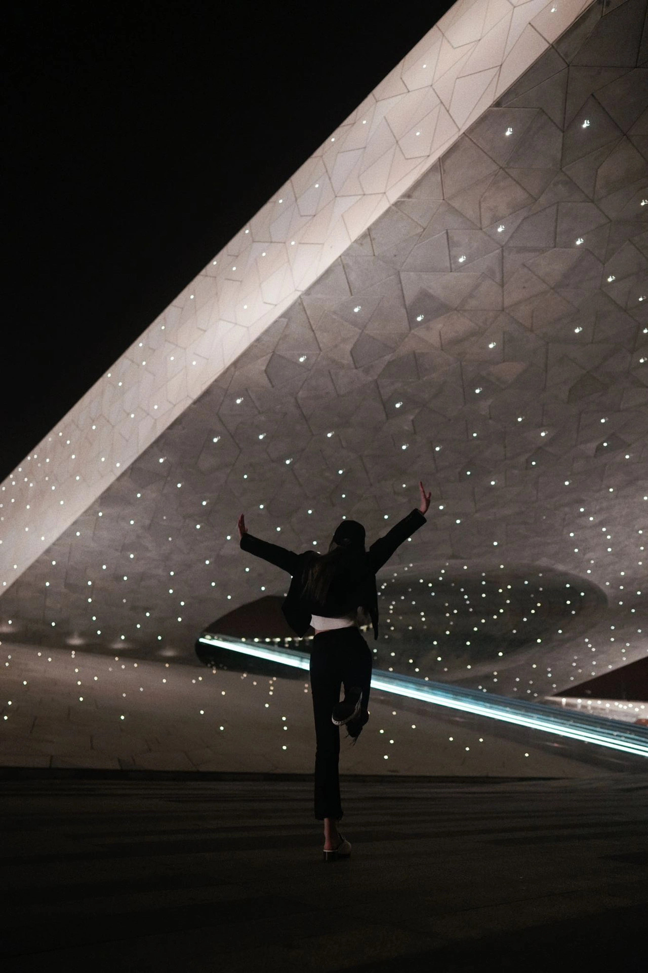 #昆凌[超话]#20230925昆凌更新小红书：天氣預報說下雨的夜晚看不到星空那