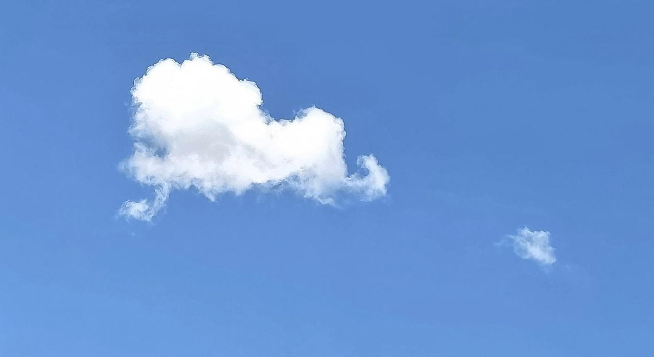 蓝天白云，心旷神怡，美好一天从这里开始！🌤️💙