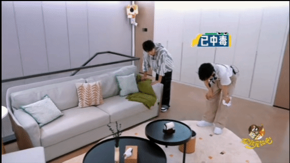 敖子逸余承恩被小狗味儿熏上头敖子逸余承恩命苦这一块！狗pd狗狗祟祟的在房间里拉了