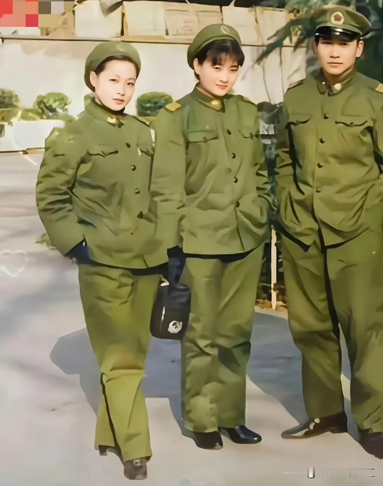 这是哪一年的军服？是什么兵种？你知道吗？