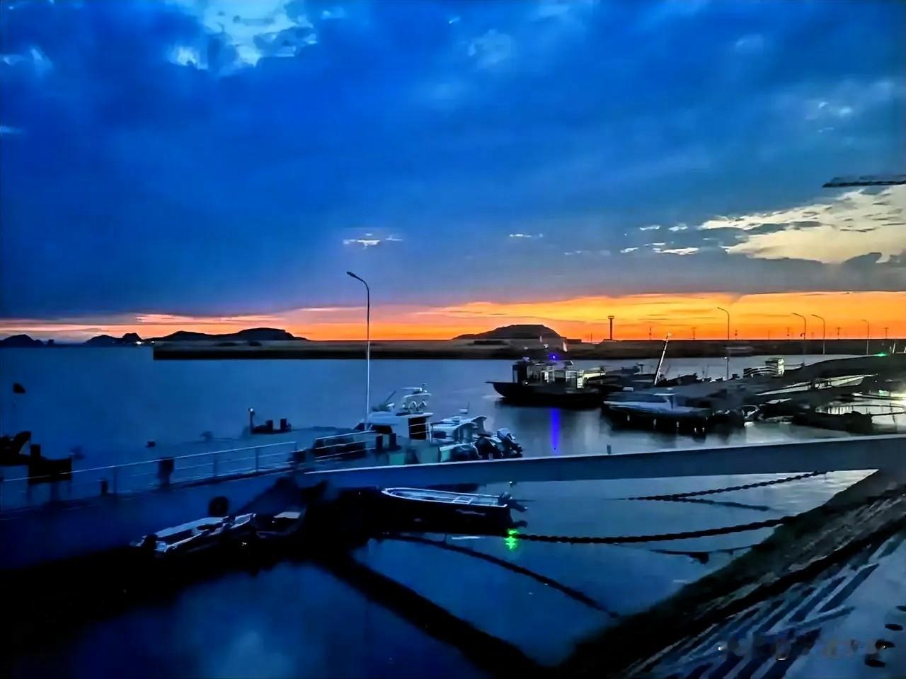 大连文化和旅游局通报来了！

就星海广场事件，发布情况通报，调查后解决这个问题（