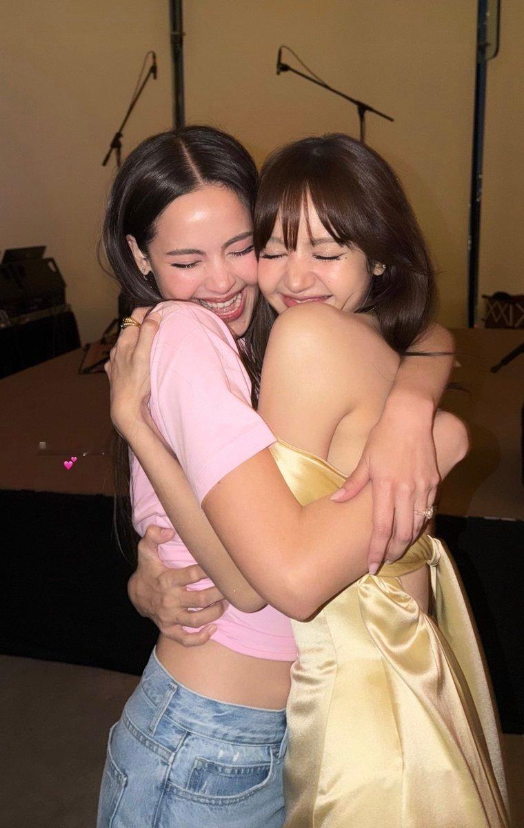 Lisa参加婚礼❤️  260719 Lisa IG story更新LISA