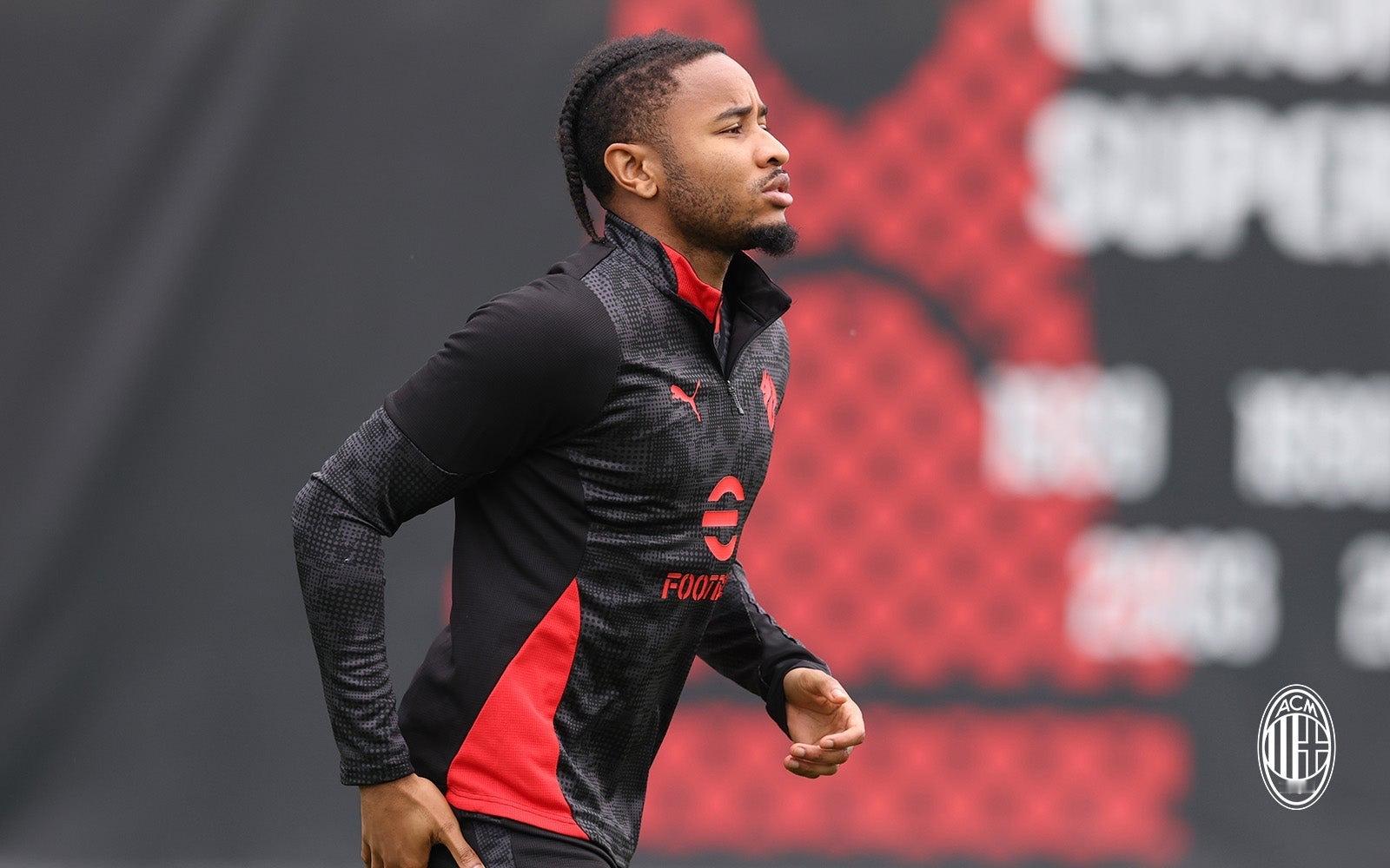 【训练组图】 🔴⚫️ 恩昆库🇫🇷伤愈回归！！！💪🏻sempremila