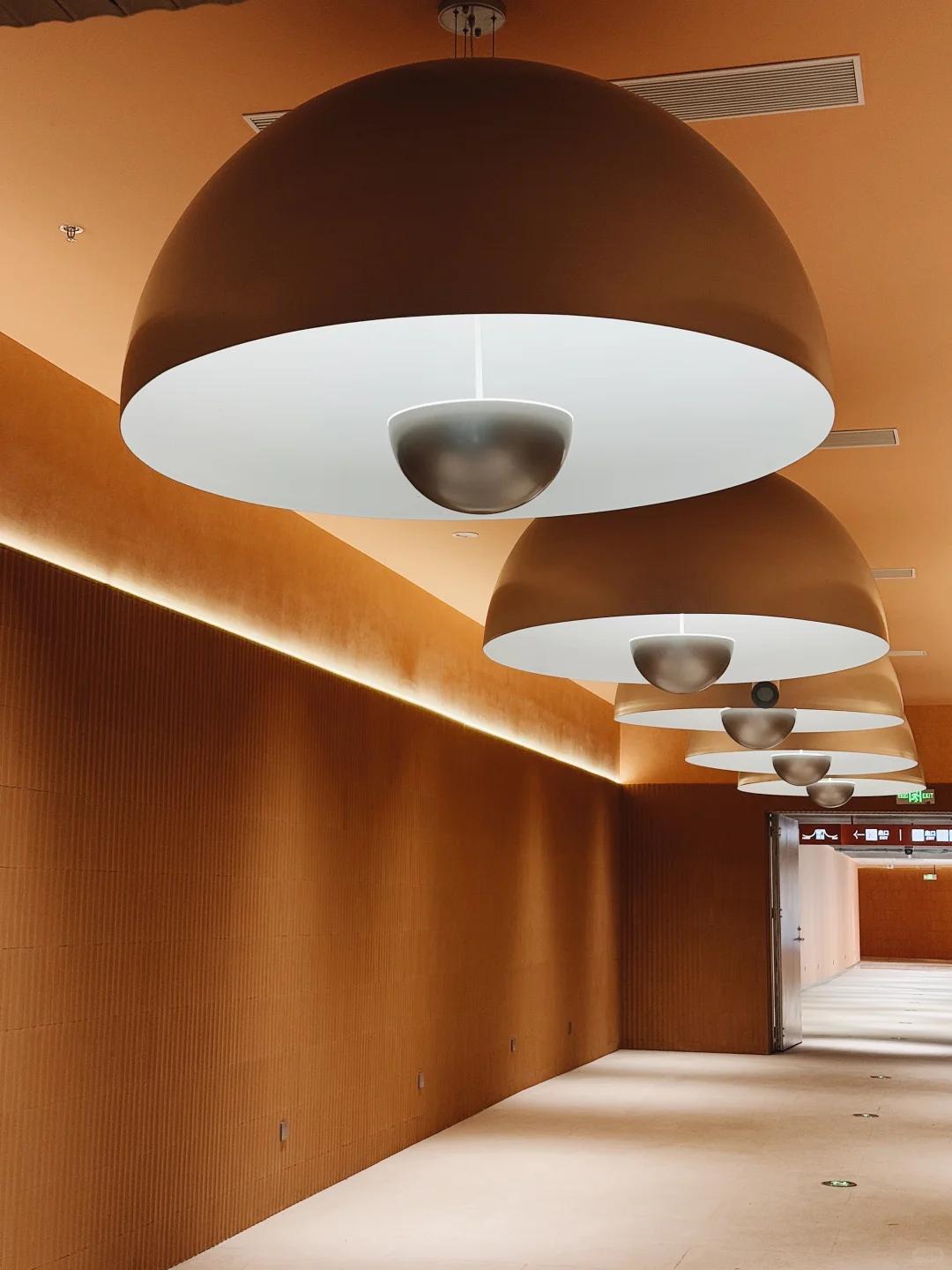 据了解，东街口、南门兜等地下空间成功盘活并成全国轨交资源标杆，实现了全线 95.