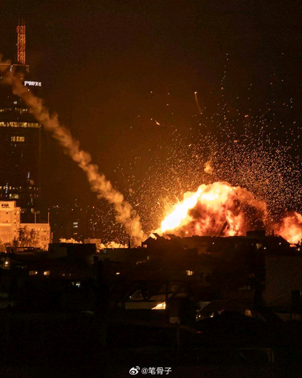 中东伊朗最新局势 凌晨突袭！伊朗这一拳，直接打断了以色列的“输血管”！就在大家还