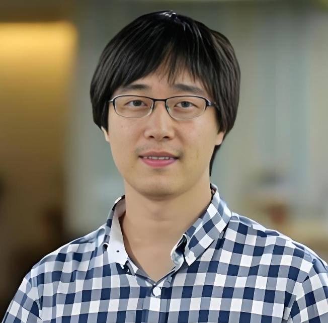 王信文，南京大学超级学霸，软件学院走出的"少年游戏天才"，因绩效考核不理想有被解