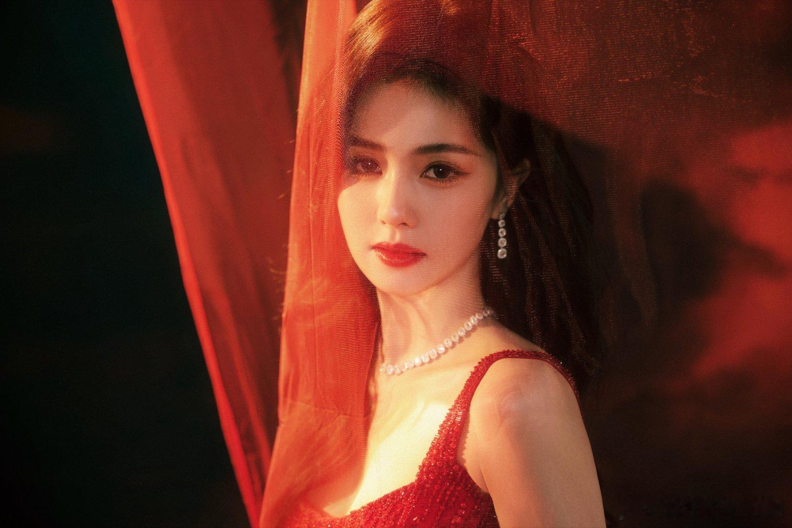 白鹿白鹿今日央视马年春晚造型来了！白鹿‖ 