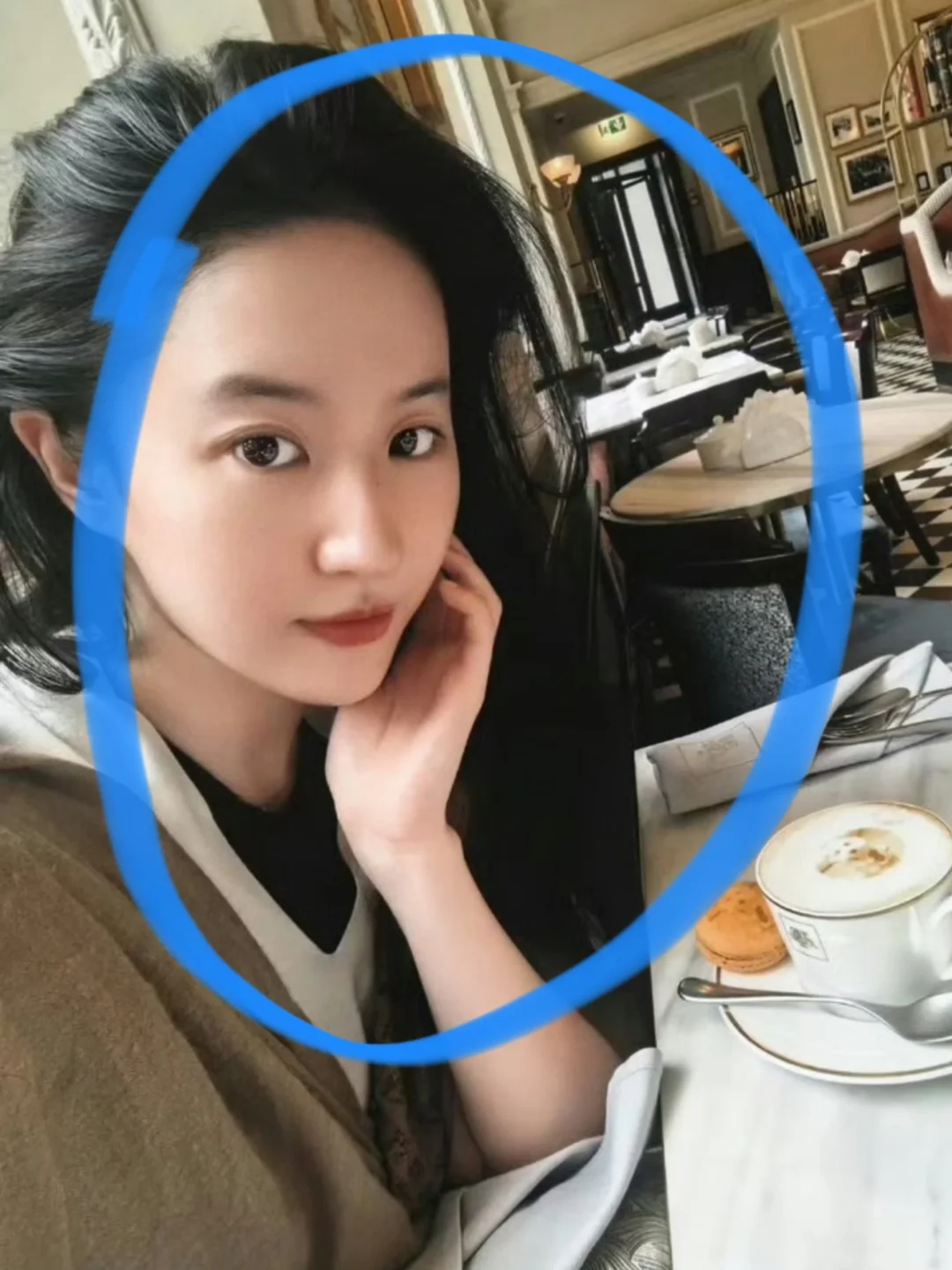 刘亦菲快40岁了？茂密头发，像极了女大