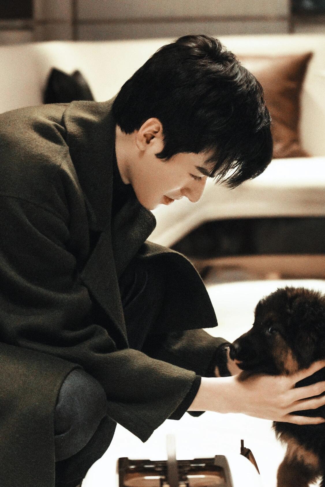 我要逆风去开播两周年龚俊徐斯两周年 龚俊主演的《我要逆风去》开播两周年啦，是遇到