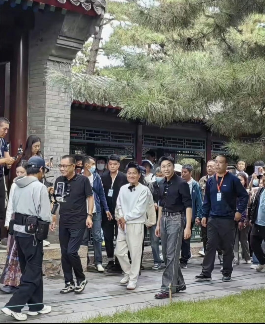 董宇辉印象中，好像很久没有董宇辉老师的消息了。之前他直播带货闹得那么火热，动则几