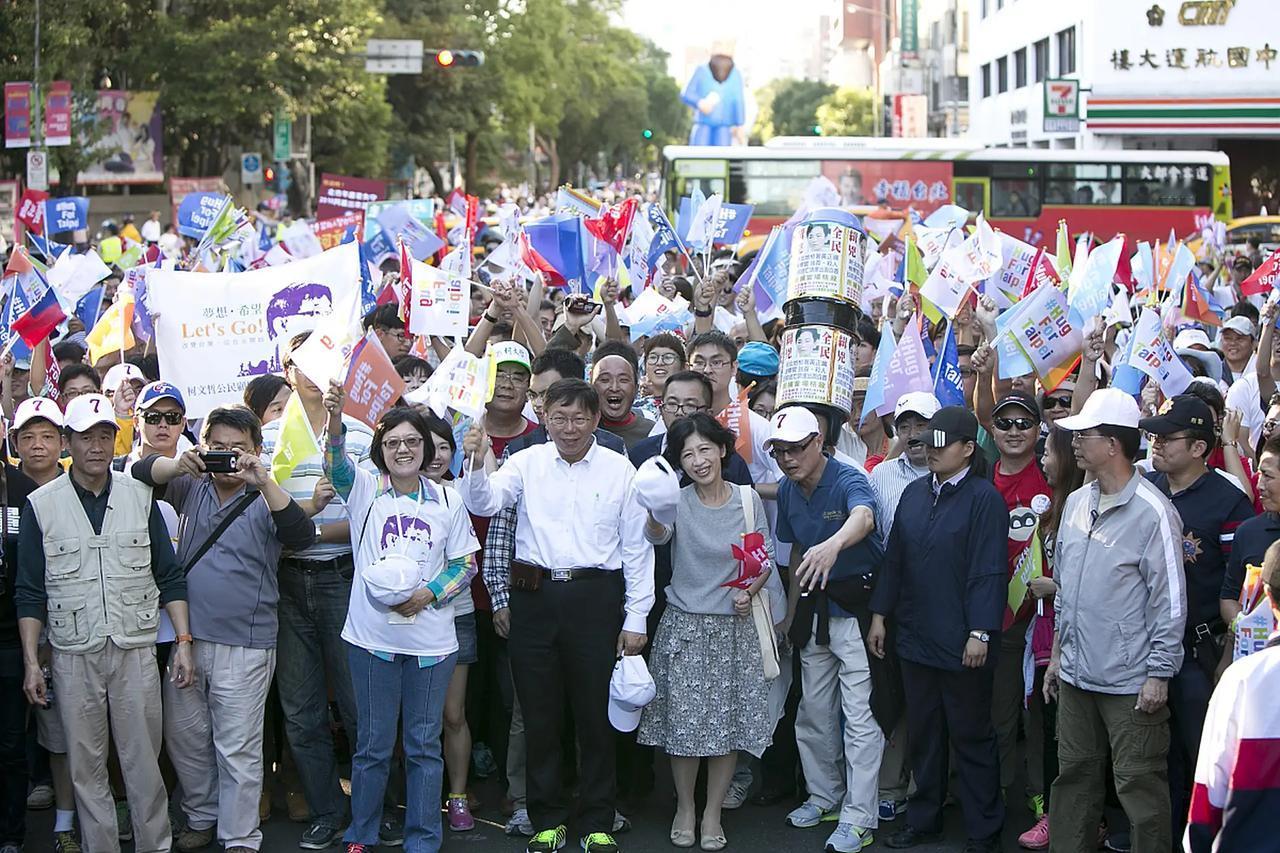 新党33周年党庆放硬话：台防务可交解放军，接受和平统一、一国两制


8月22日