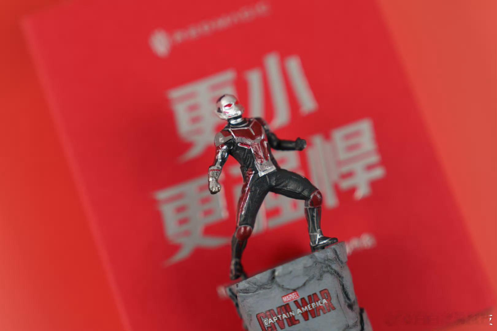 红魔电竞平板3 PRO邀请函收到了，居然是一个漫威的英雄“蚁人”手办，超mini