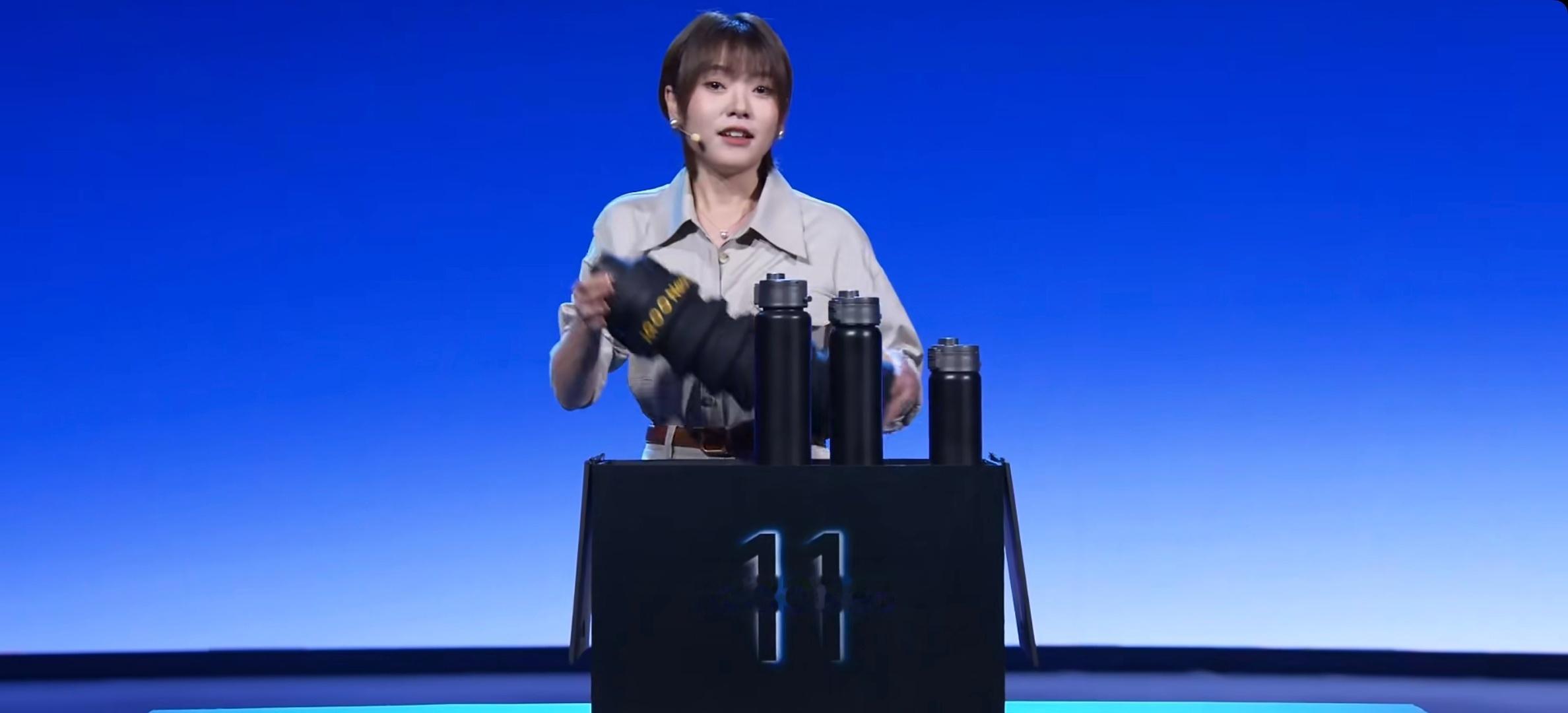 这个大杯子我有但是这个大手机我没有！！iQOO Neo11 ​​​