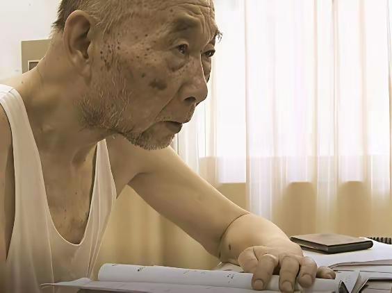 1971年，钱学森通过众多关系，在美国获得了激光陀螺的一些相关信息，送到国防科技