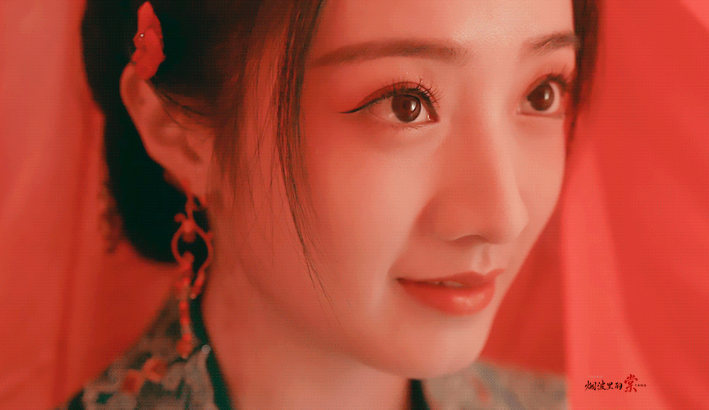 #穆念慈大婚割发断情#这一段也太精彩了吧，隔着屏幕都好心疼她呀，看到她如此决绝的