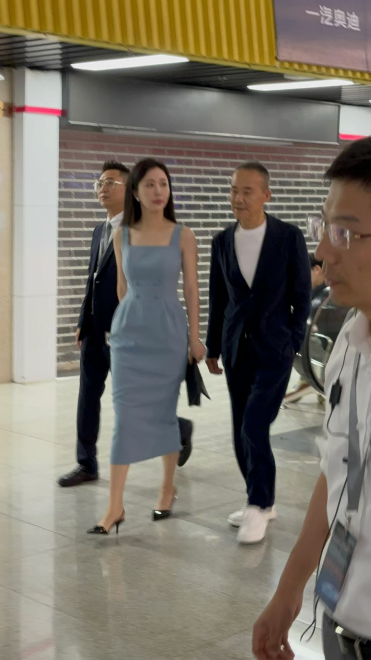 广州车展偶遇王石田朴珺 