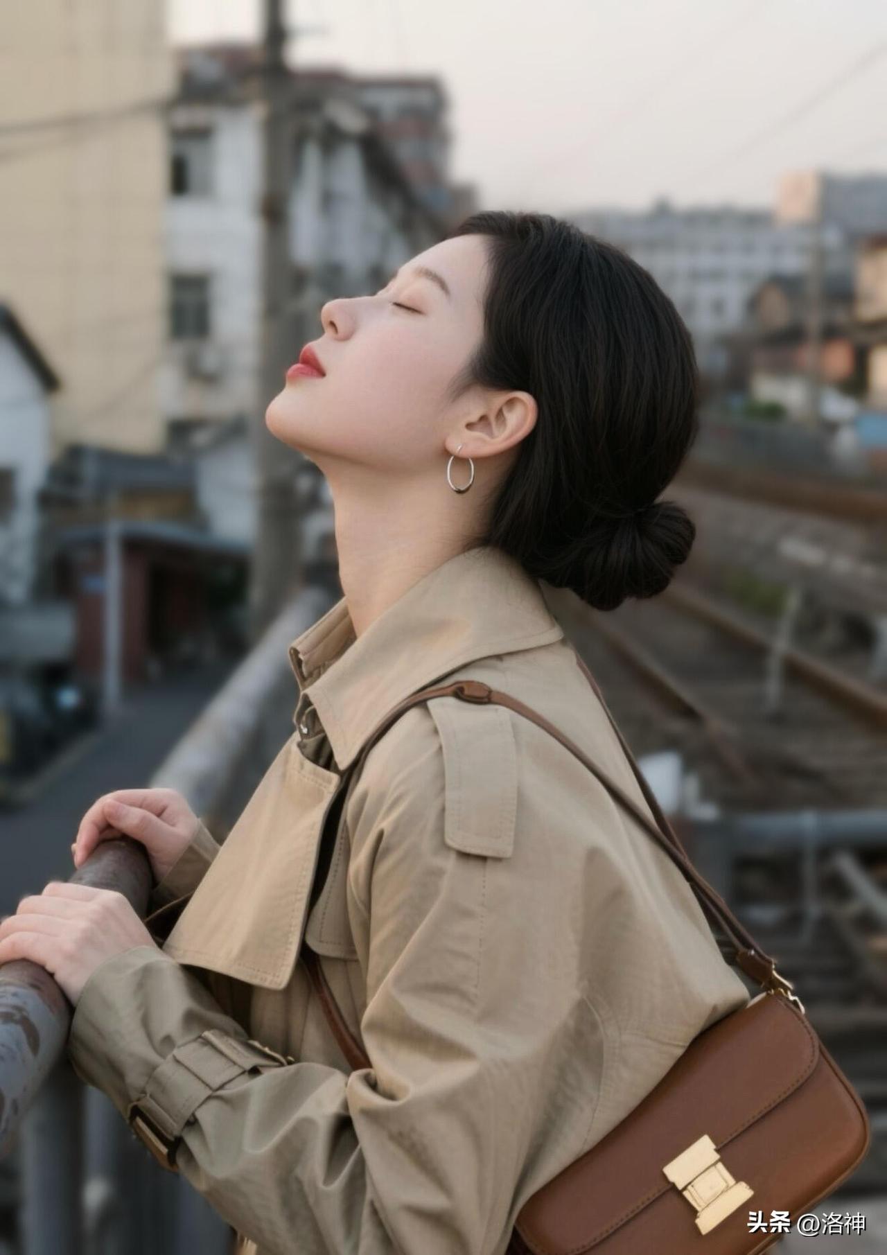 最近看到一句很有力量的话
“我不祝你美丽
我祝你拥有话语权”
这句话太有分量了