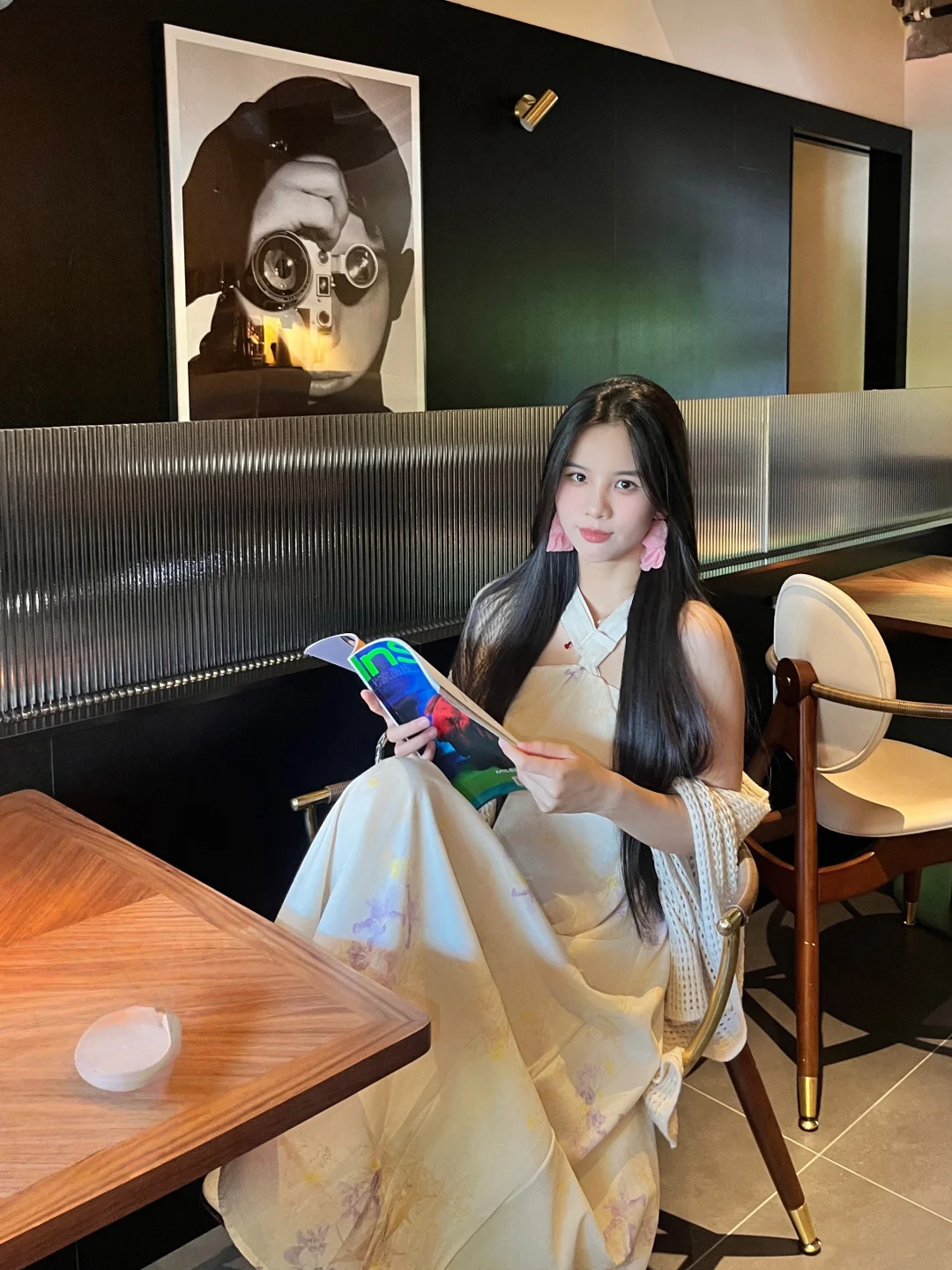 “你永远来得及，选择滚烫的人生。” “而世上的鲜花会相继盛开，壮丽而不...