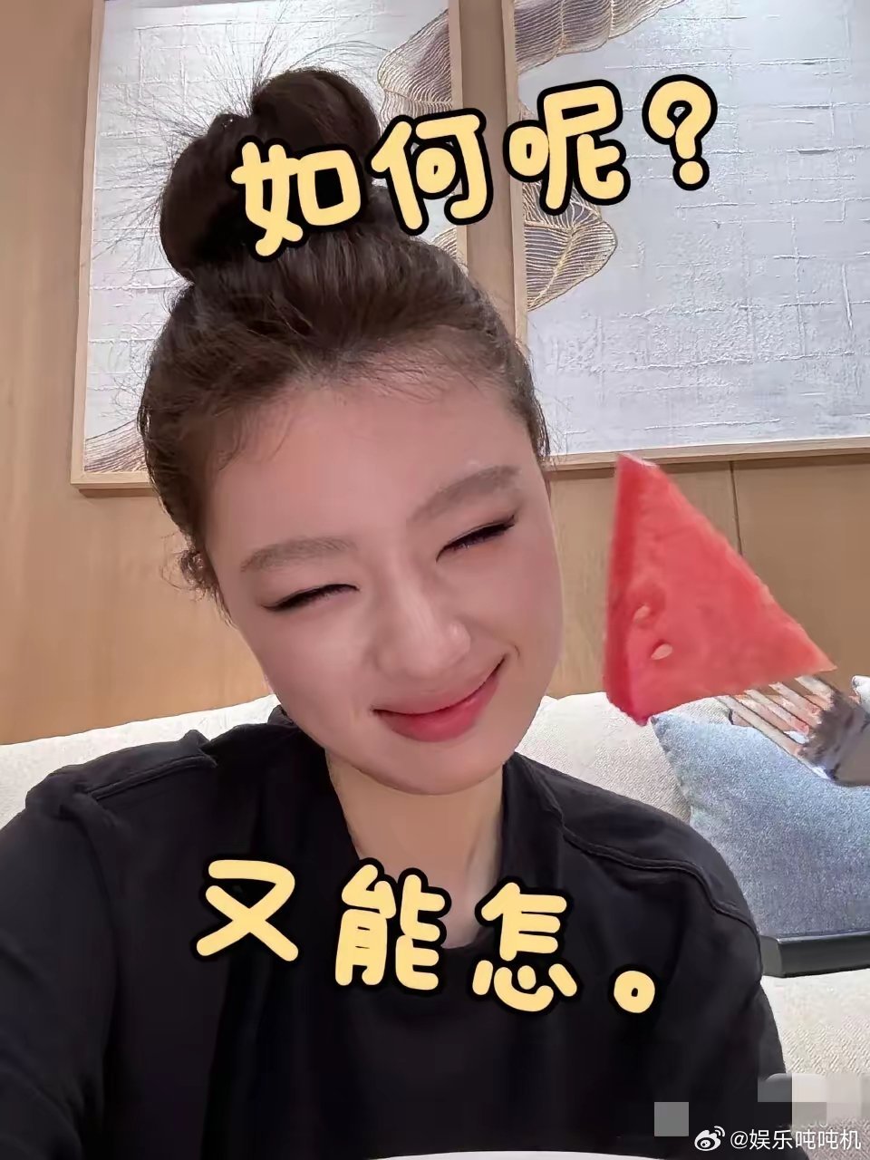 现在全网最后悔的，应该是李荣浩，在那年的《好声音》上，“如果能重来，我要选单依纯