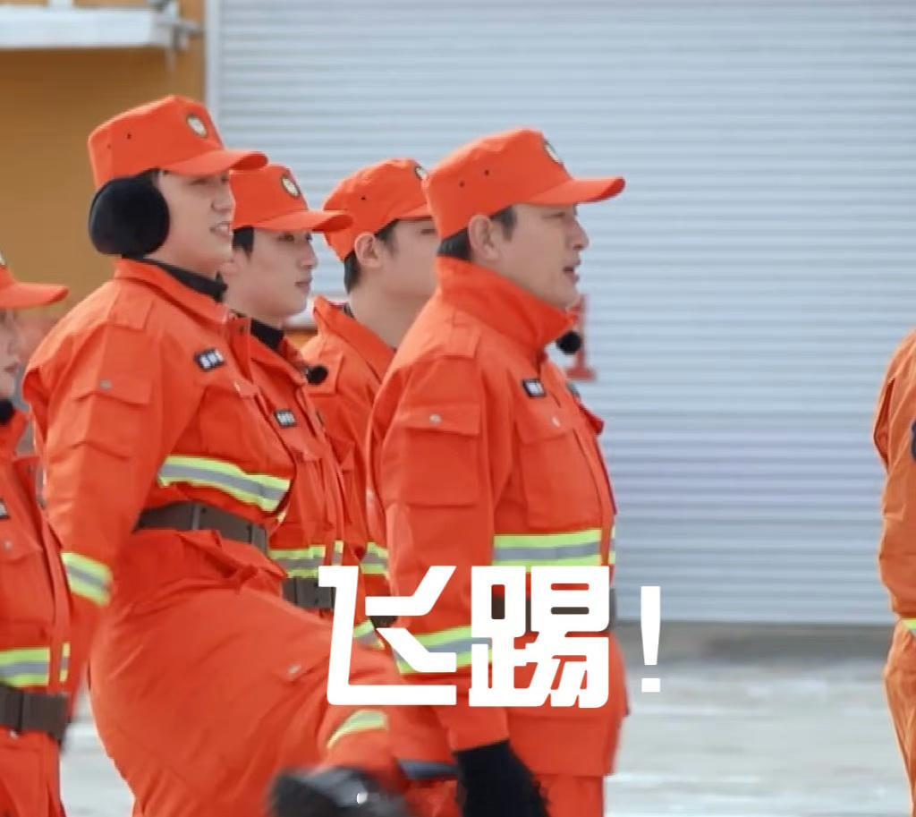 #贾乃亮谎报年龄被黄景瑜踹#哈哈，看极挑的时候，贾乃亮谎报了自己的年龄，结果黄景