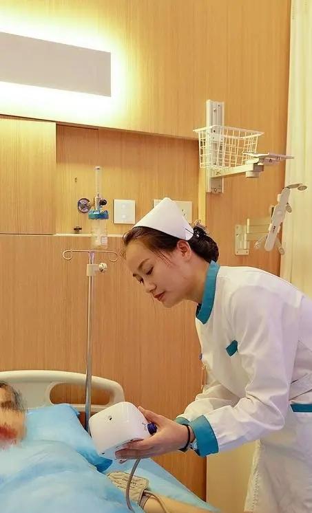 外界都在传，护士乱，其实是从妇产科传出的。


作为一名年轻的护士，我从未想过自