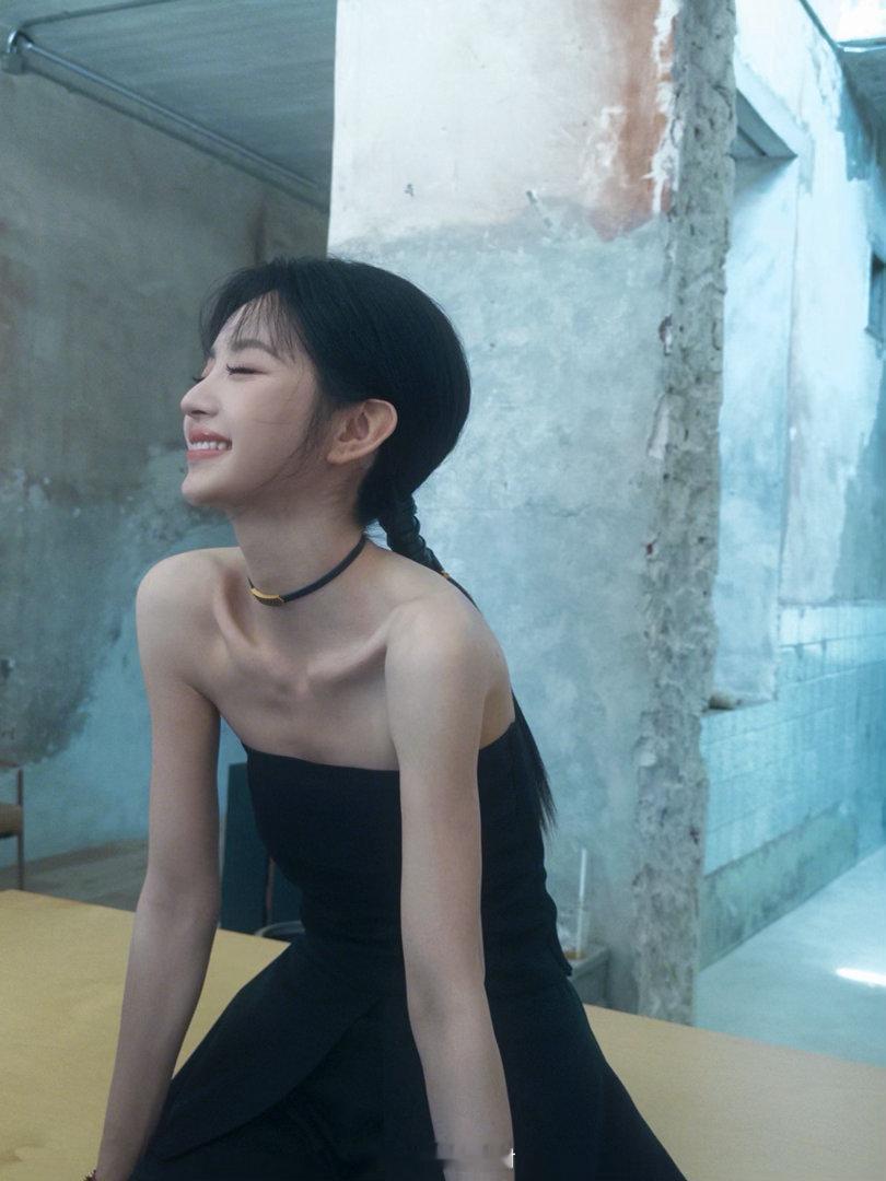 田曦薇 