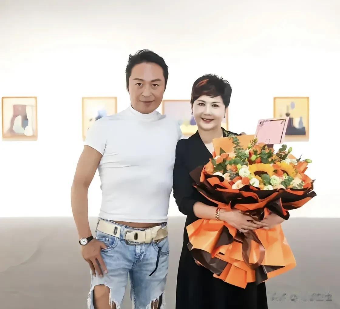 马景涛是我童年时代的男神，当年非常喜欢他演的电视剧，真的是到了如痴如醉的程度，现