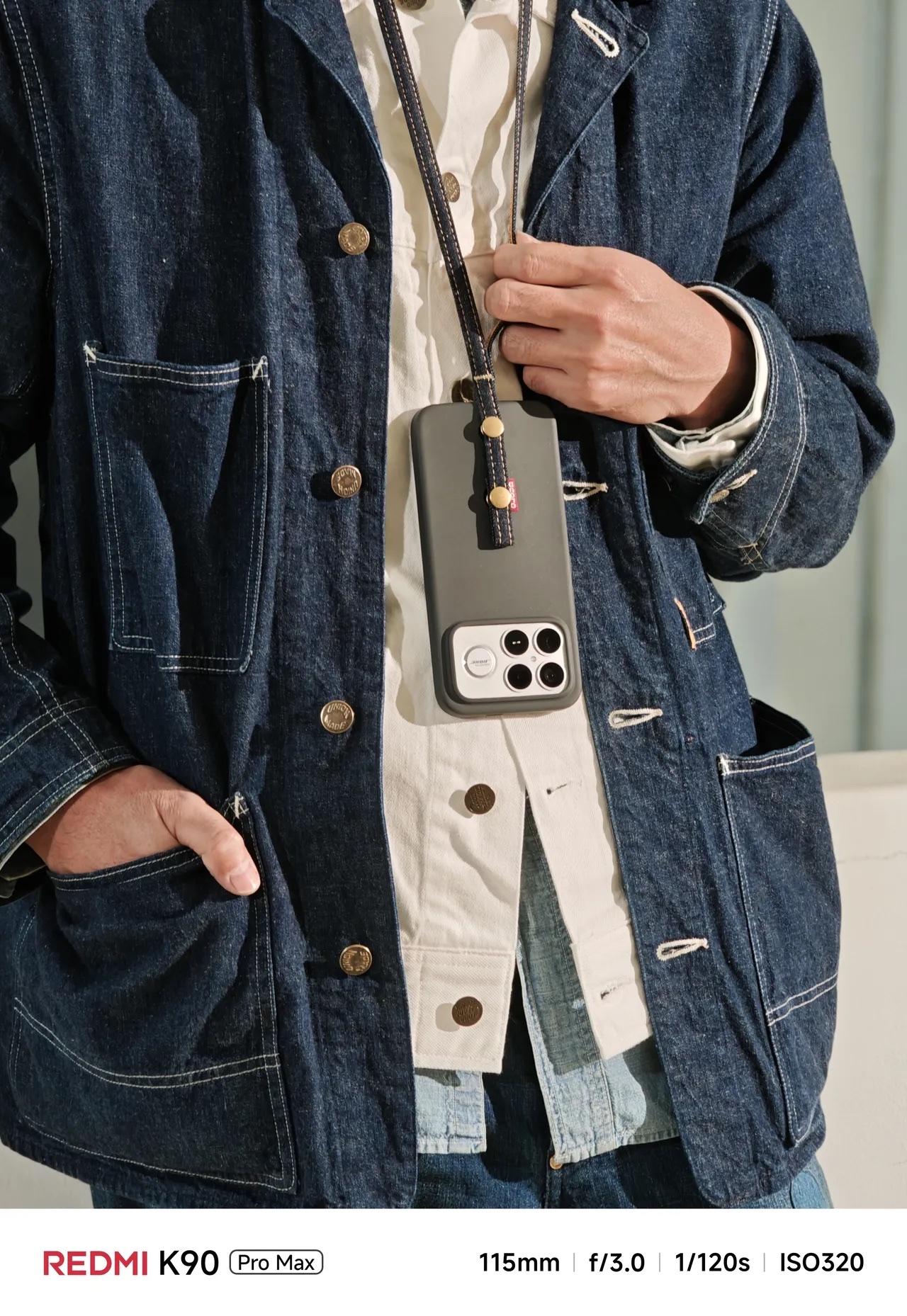 红米K90系列配合日常穿搭，整体风格还不错。