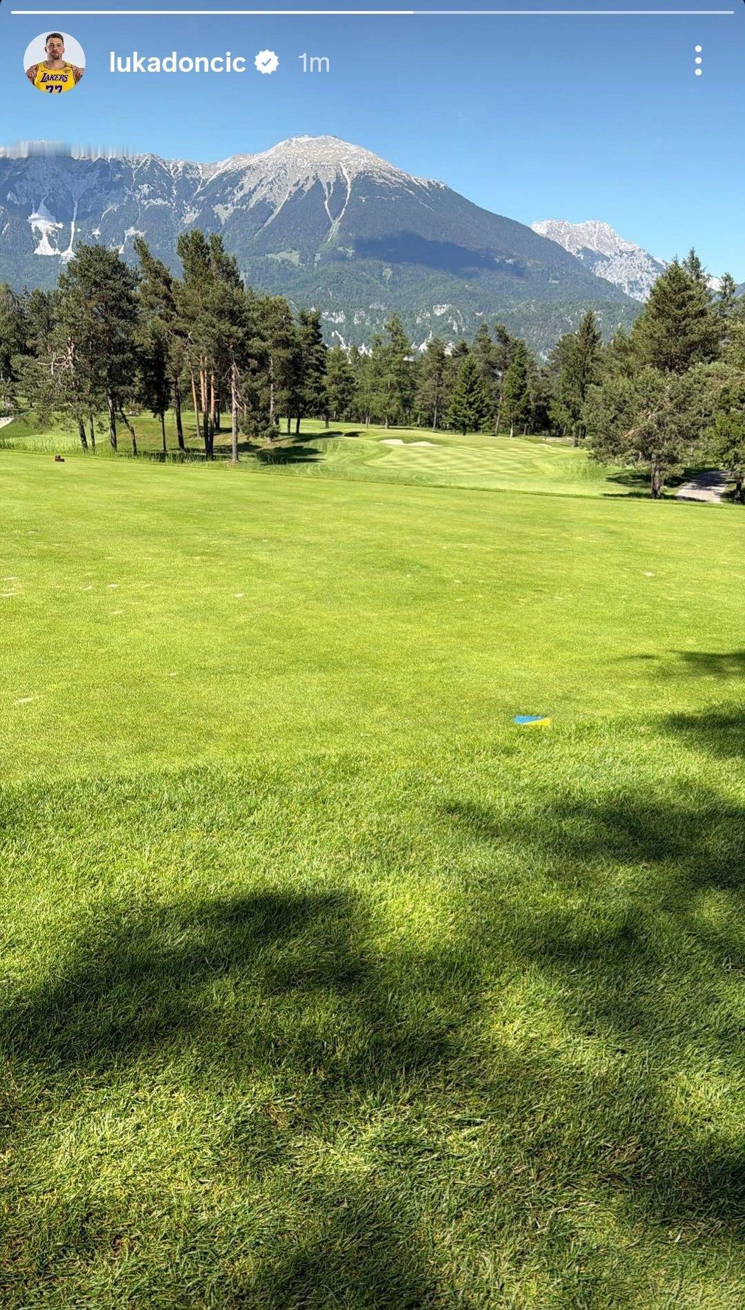 东契奇晒照：高尔夫时光⛳️ 