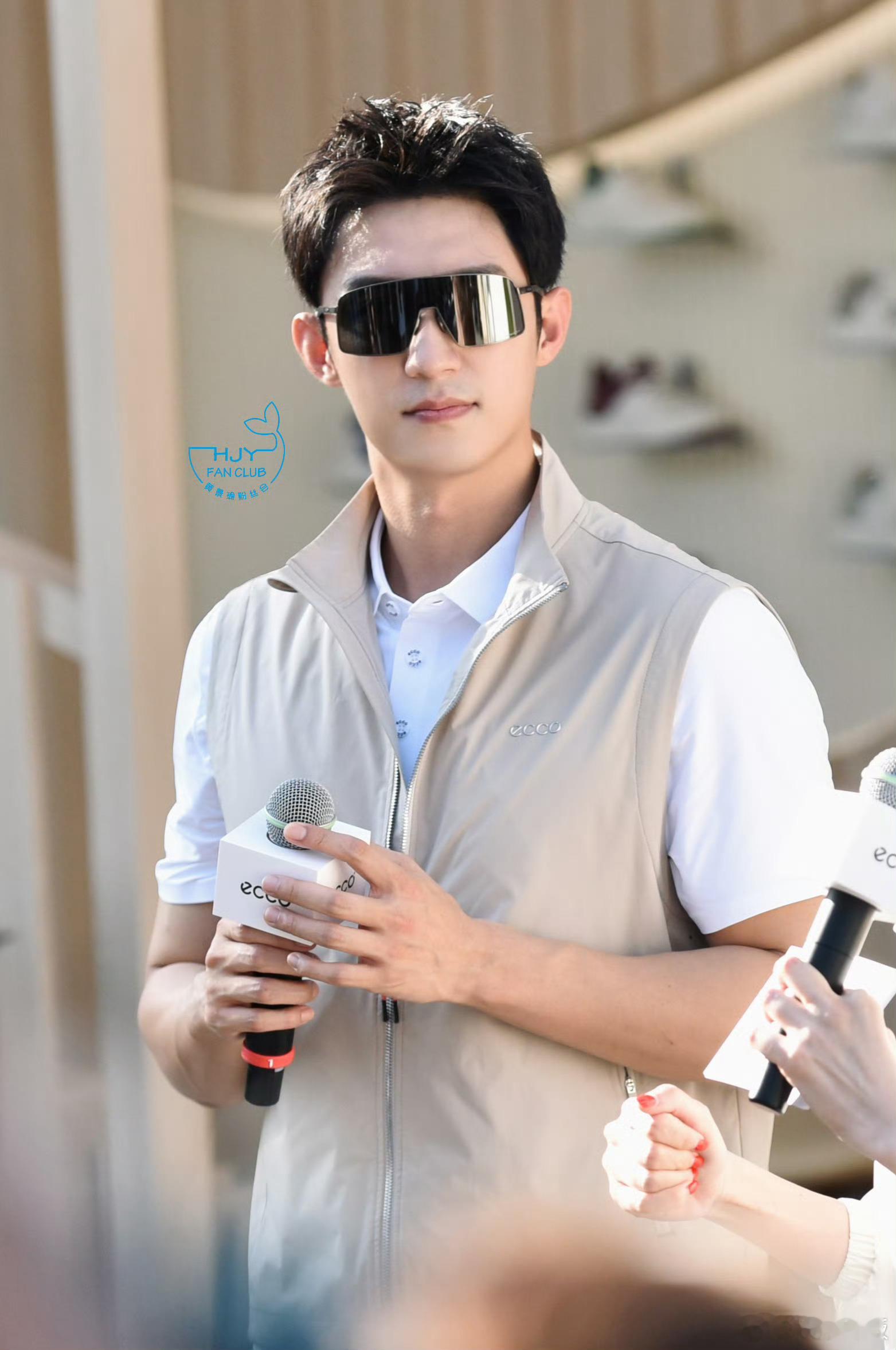 对接回应网传黄景瑜将减少工作对接否认黄景瑜未来将减少工作 黄景瑜粉丝会官博回应网