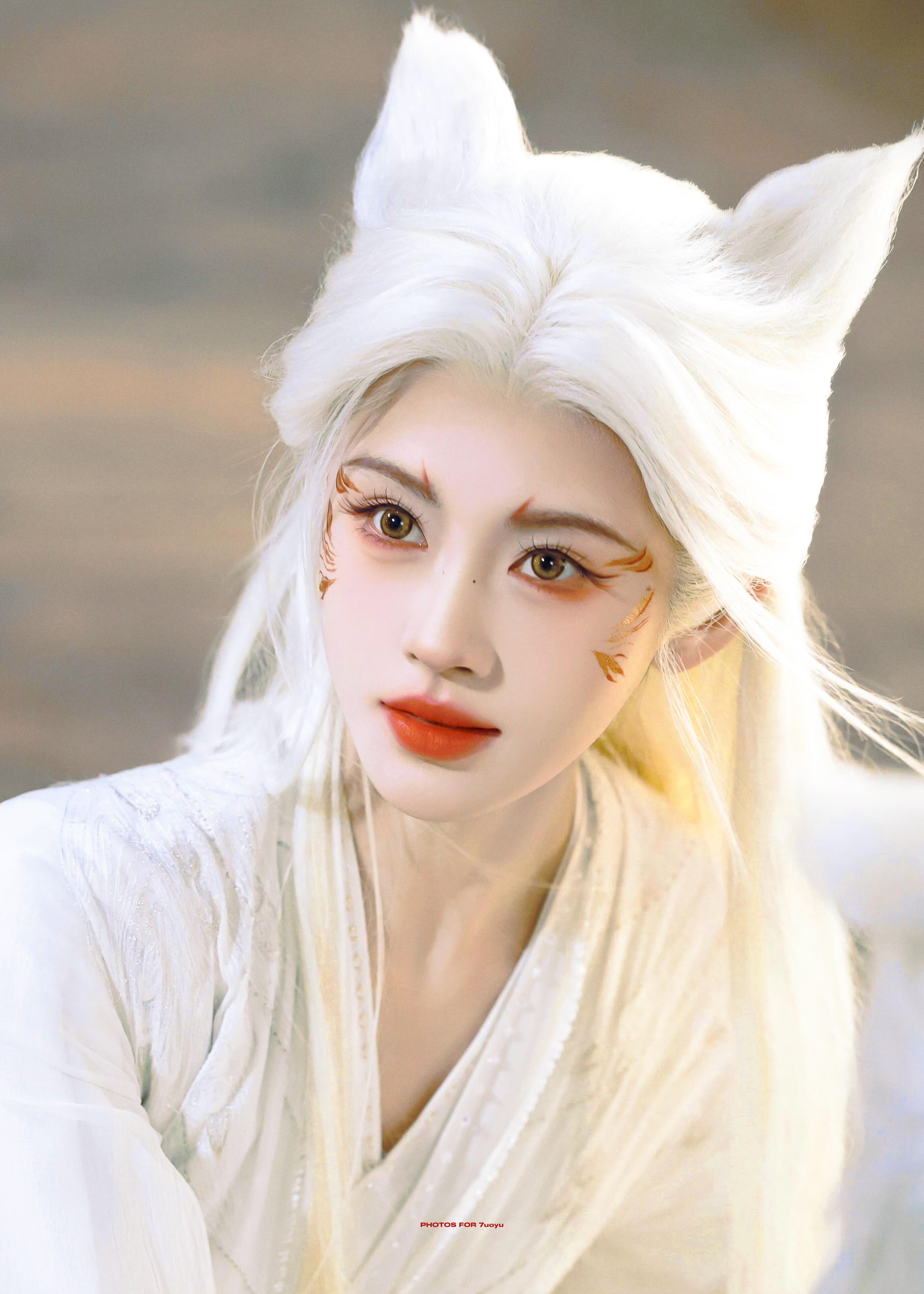 恭喜《月鳞绮纪》灯塔全网播放量破3亿在零预热，空降定档极端劣势下，鞠婧祎硬是靠个