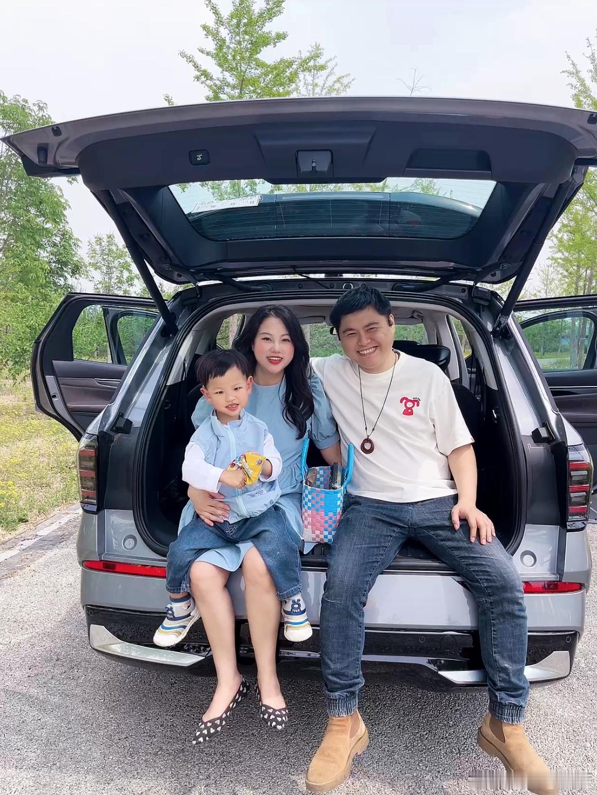 小嗯仔成长记城市寻美记出游灵感妆家庭出行🚗无法重来的一生，一定要灿烂热烈！[羞