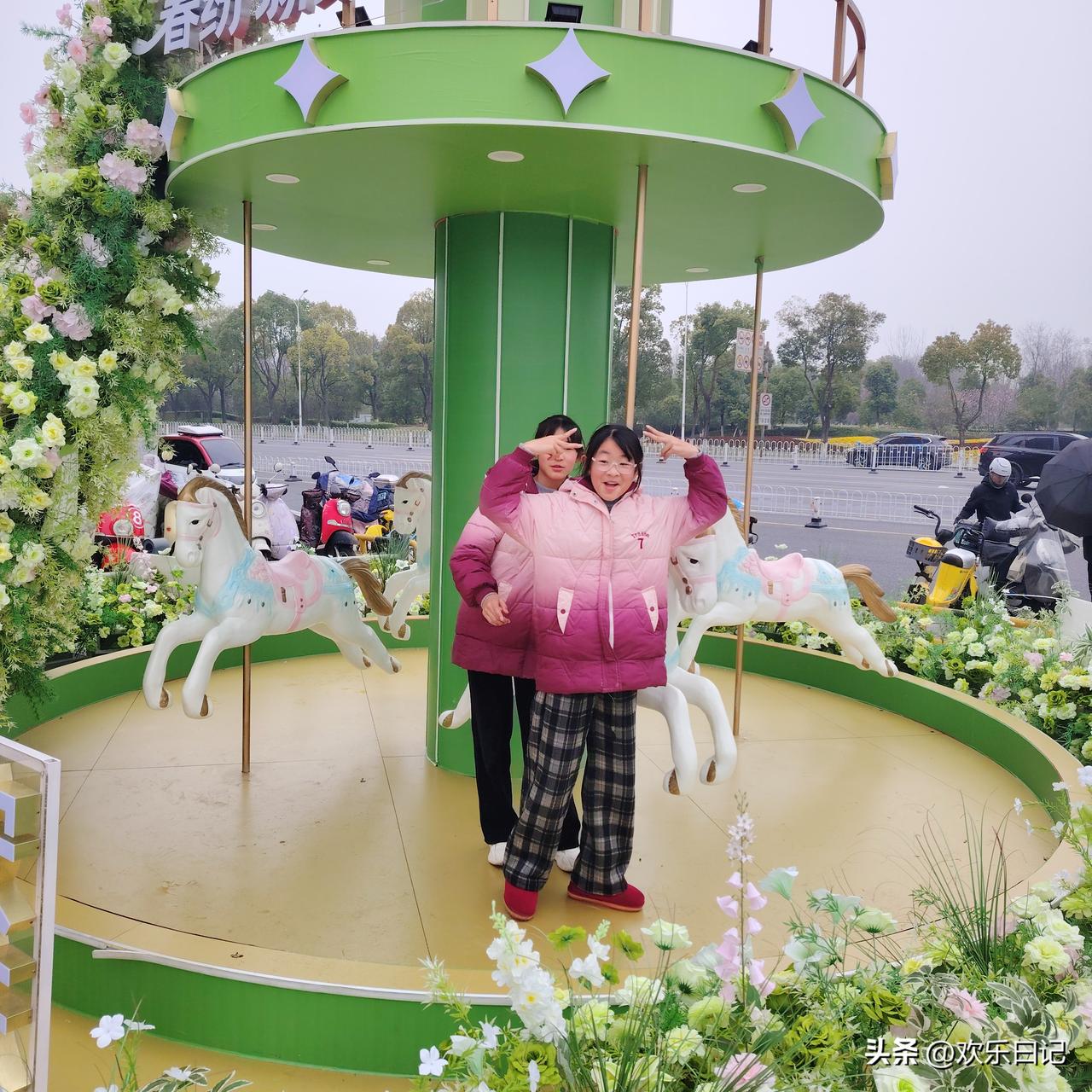 38岁，我在家长群里发了条消息，现在后悔了

上回说到我报了名去研学，俩闺女一个