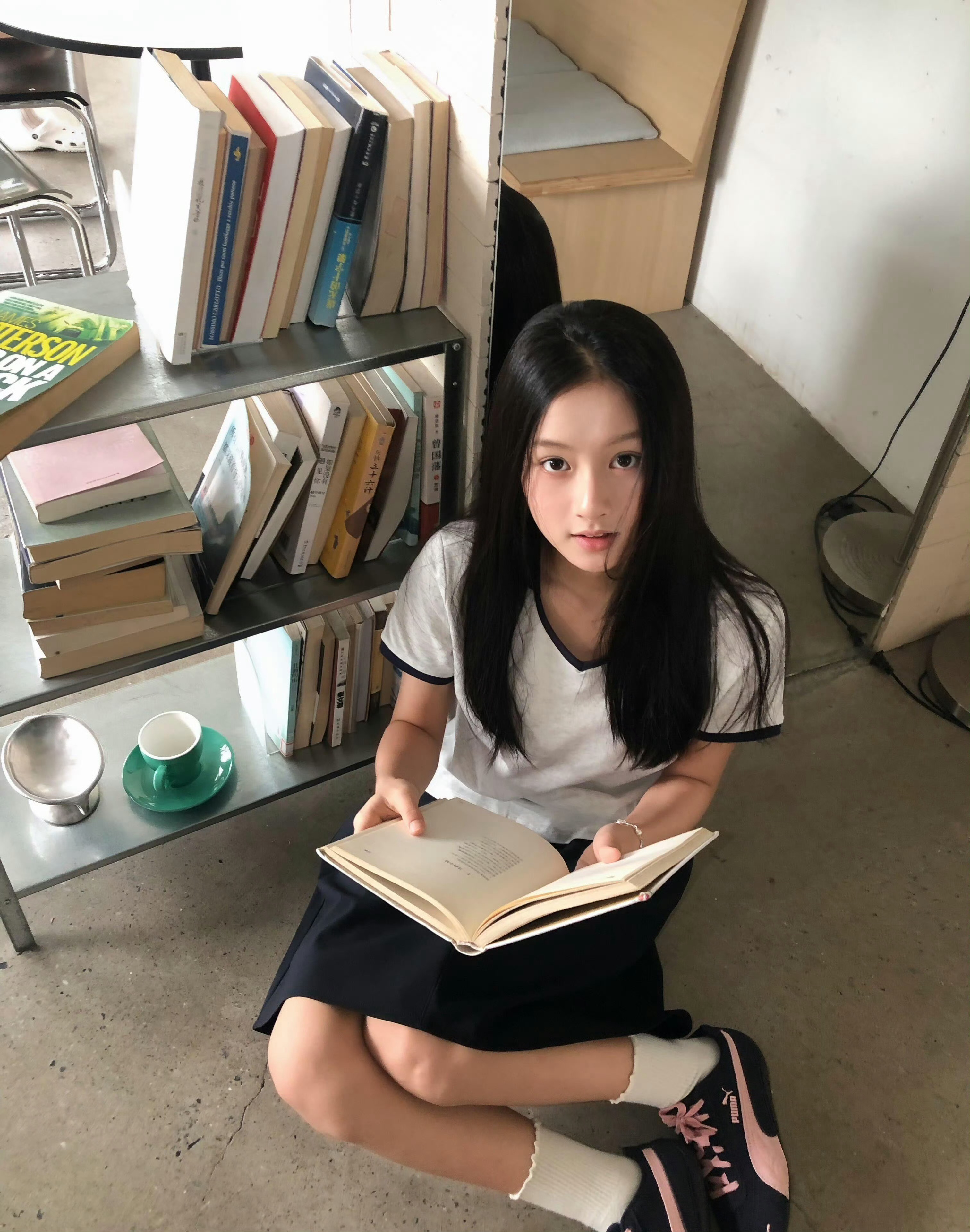 赵钰琪14岁的美人胚子  我的天哪，这底子也太好了吧，绝对的大美人呀。才14岁还