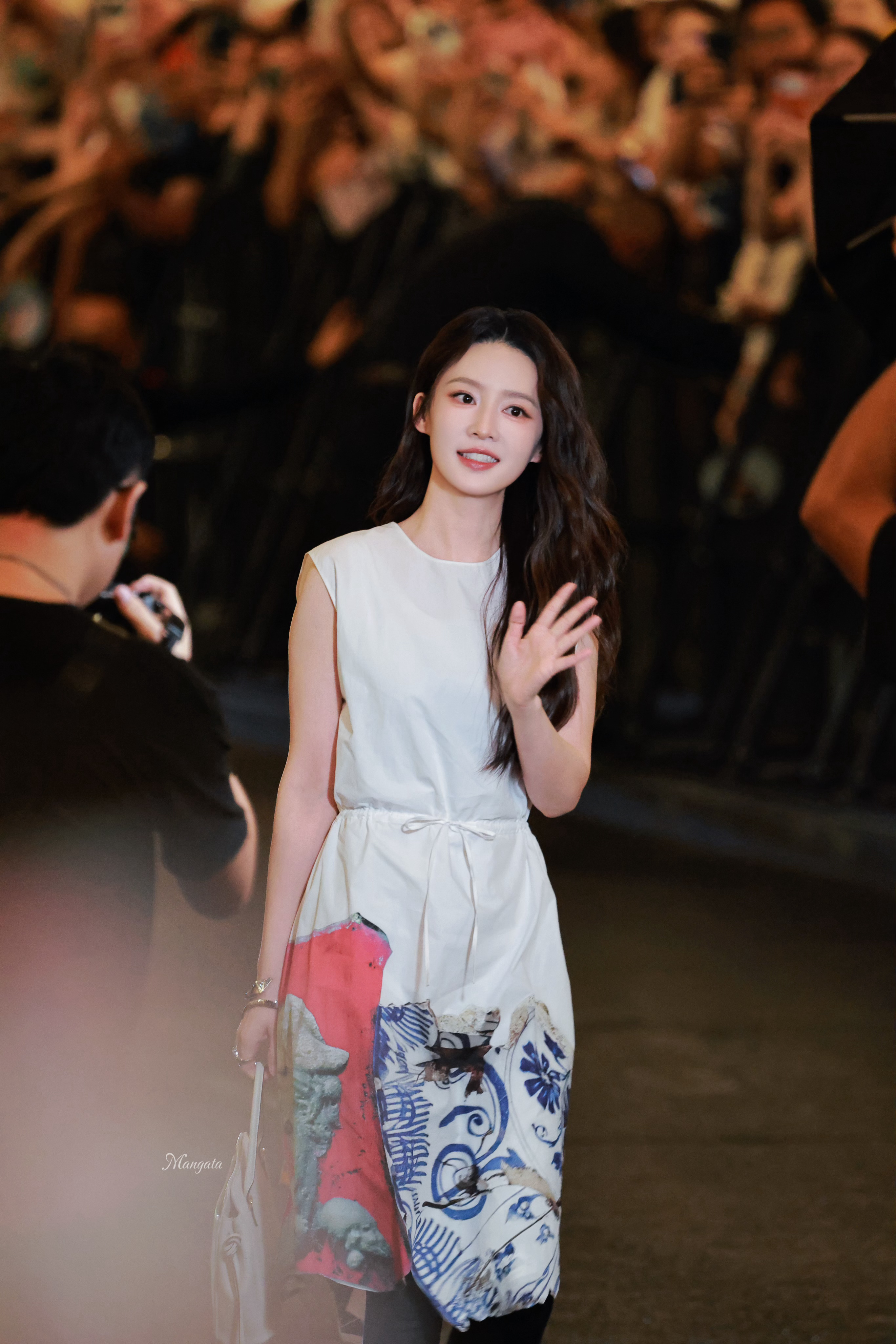 真的要亲眼见一次沁见完满脑子李沁好漂亮好温柔🥺冰 的小事