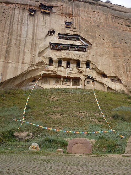 马蹄北寺 第3号窟，名为“三十三天”。最高处距离地面42米，上下共分五层，第一、